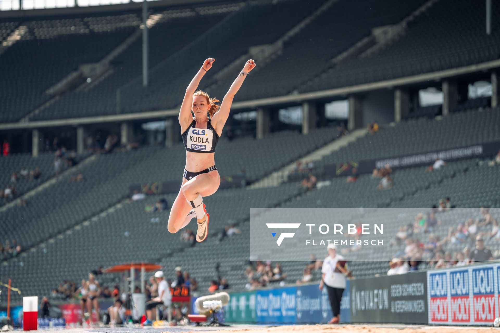 Sarah-Michelle Kudla (SCC Berlin) im Dreisprung waehrend der deutschen Leichtathletik-Meisterschaften im Olympiastadion am 25.06.2022 in Berlin